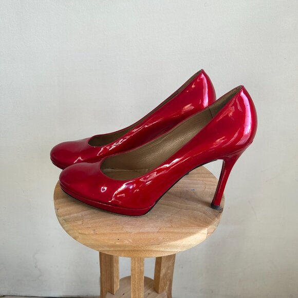 Stuart Weitzman Size 11 Patent Red Ladies Shoes - Picture 2 of 8